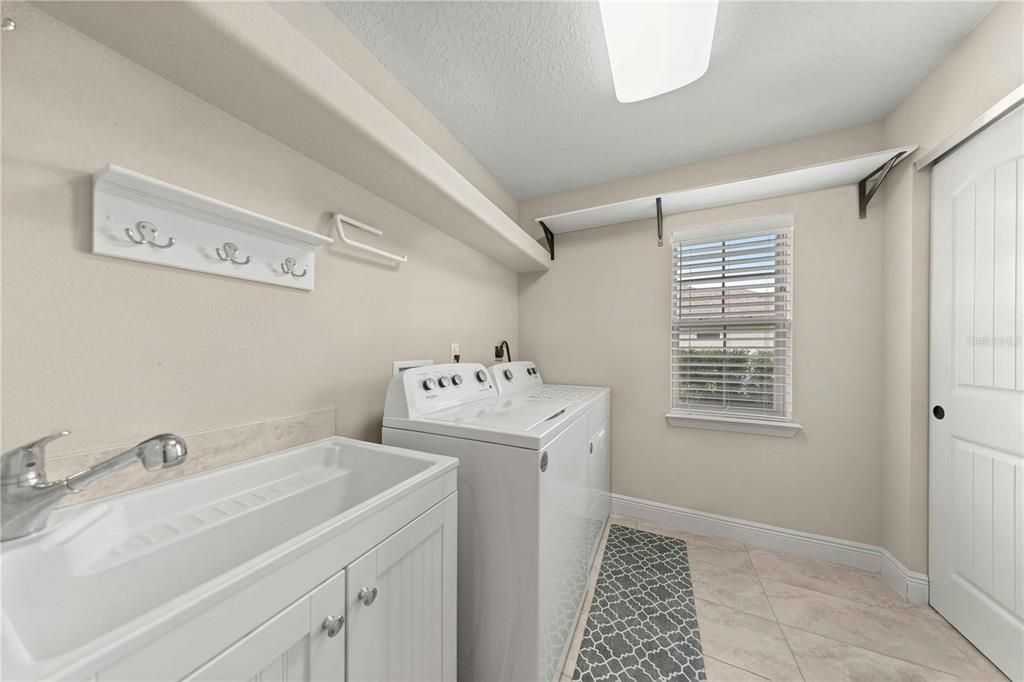For Sale: $452,900 (3 beds, 2 baths, 2292 Square Feet)