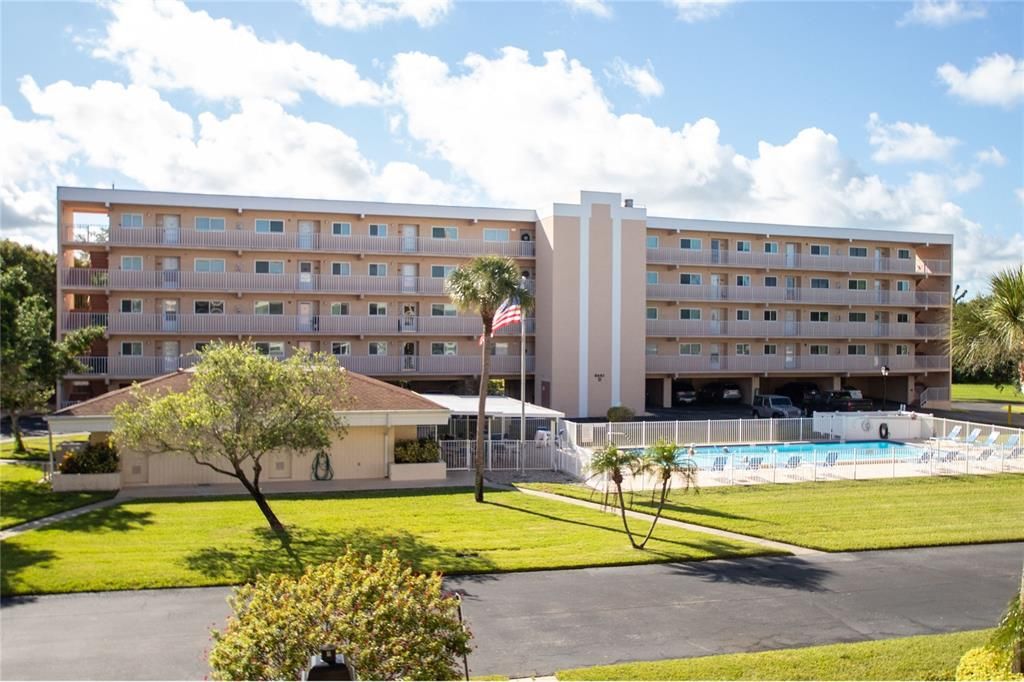 For Sale: $210,000 (2 beds, 2 baths, 1200 Square Feet)