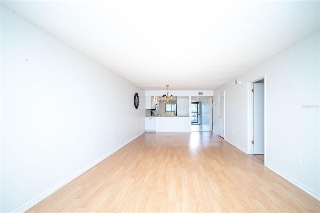 For Sale: $210,000 (2 beds, 2 baths, 1200 Square Feet)