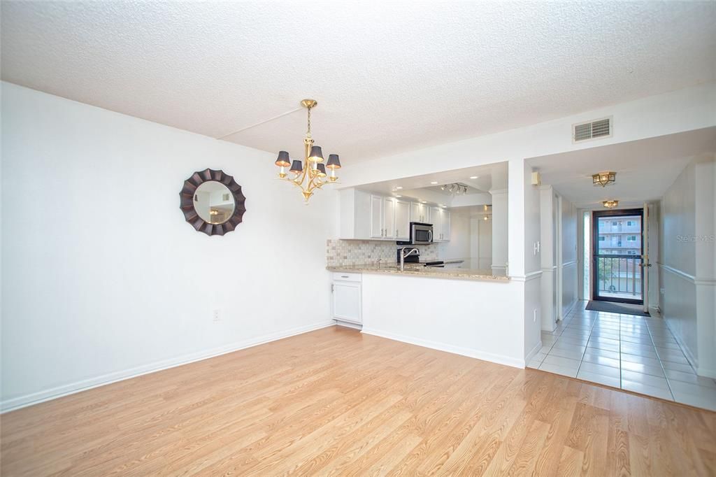 For Sale: $210,000 (2 beds, 2 baths, 1200 Square Feet)