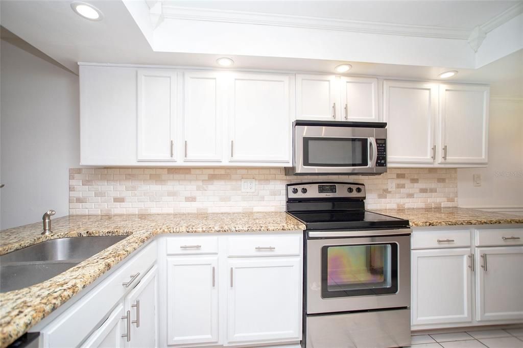 For Sale: $210,000 (2 beds, 2 baths, 1200 Square Feet)