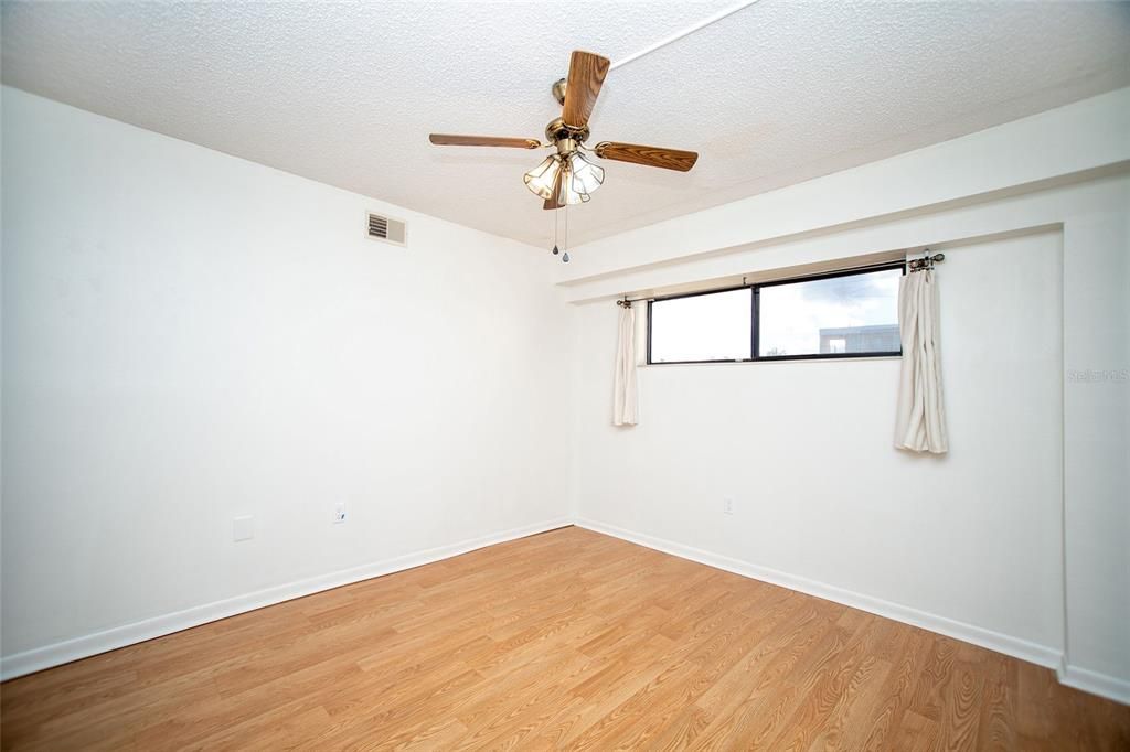 For Sale: $210,000 (2 beds, 2 baths, 1200 Square Feet)