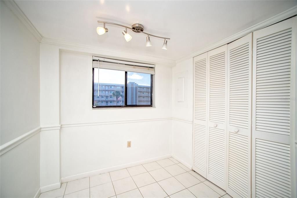 For Sale: $210,000 (2 beds, 2 baths, 1200 Square Feet)