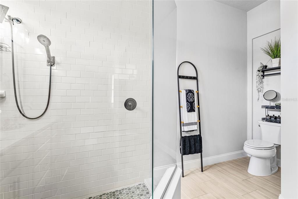 For Sale: $385,000 (3 beds, 2 baths, 1806 Square Feet)
