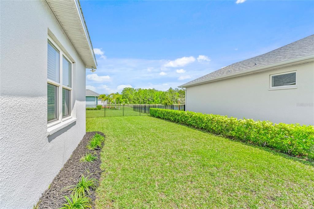 For Sale: $385,000 (3 beds, 2 baths, 1806 Square Feet)