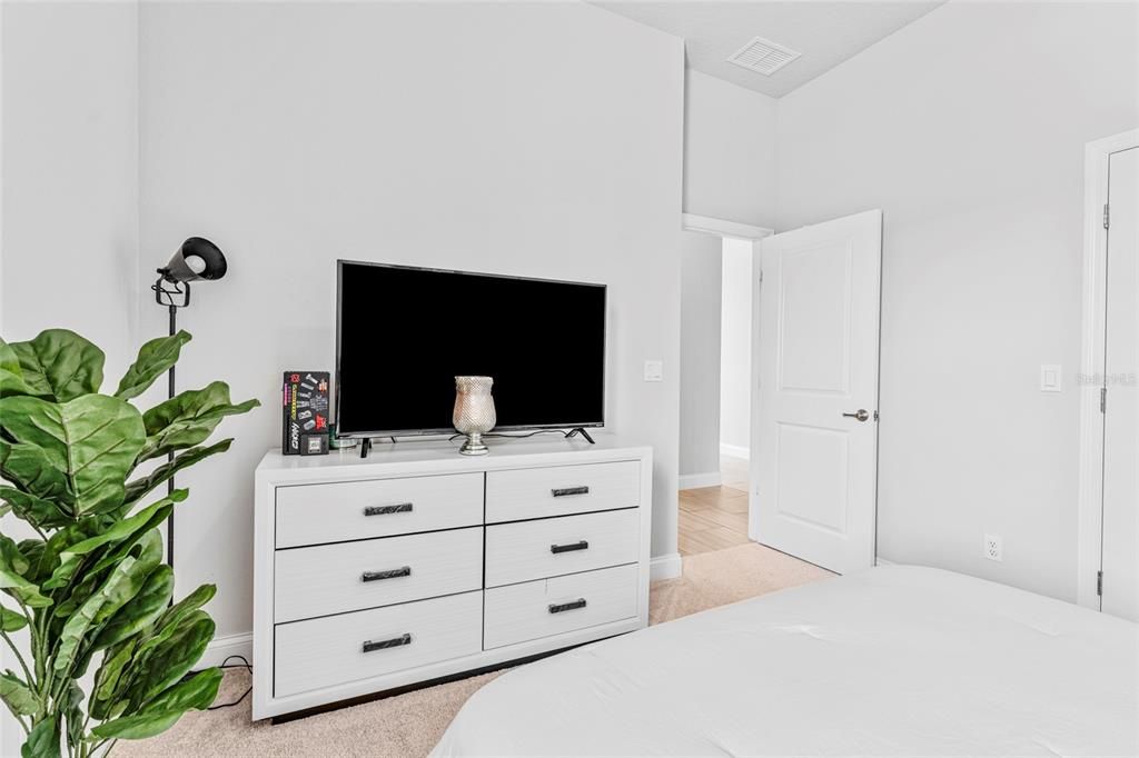 For Sale: $385,000 (3 beds, 2 baths, 1806 Square Feet)
