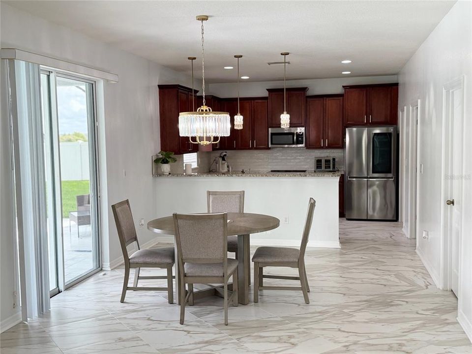 For Rent: $2,950 (4 beds, 2 baths, 2486 Square Feet)