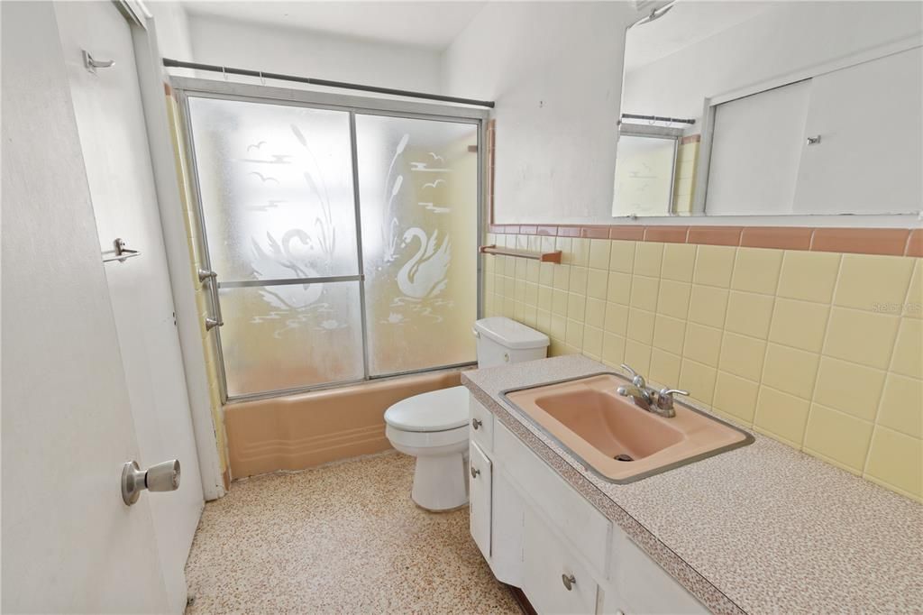 На продажу: $175,500 (3 спален, 2 ванн, 1372 Квадратных фут)
