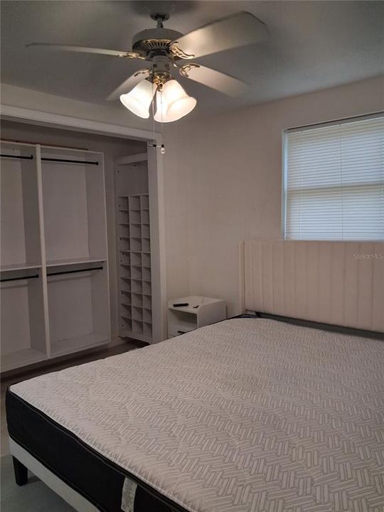 For Rent: $2,500 (2 beds, 1 baths, 958 Square Feet)