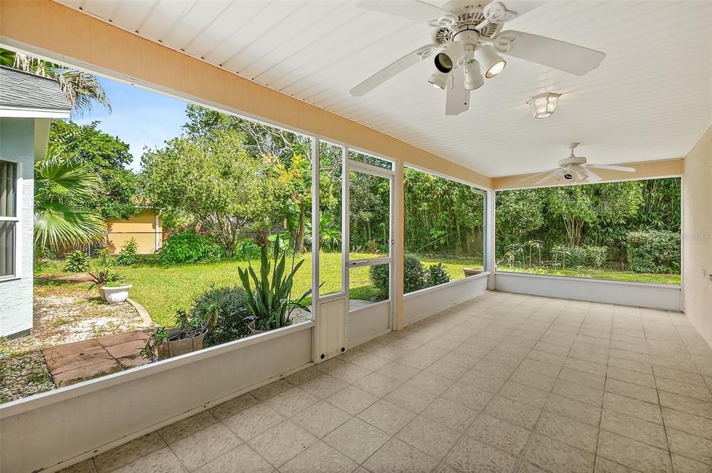 For Rent: $2,175 (4 beds, 2 baths, 1927 Square Feet)