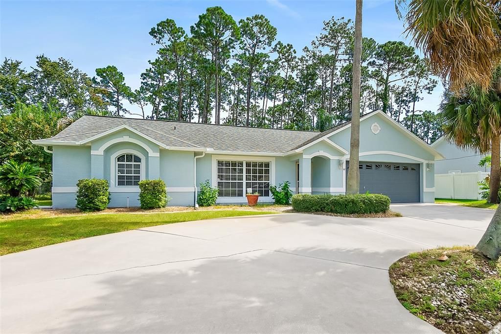 For Rent: $2,175 (4 beds, 2 baths, 1927 Square Feet)