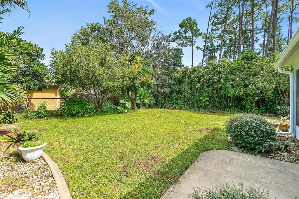 For Rent: $2,175 (4 beds, 2 baths, 1927 Square Feet)