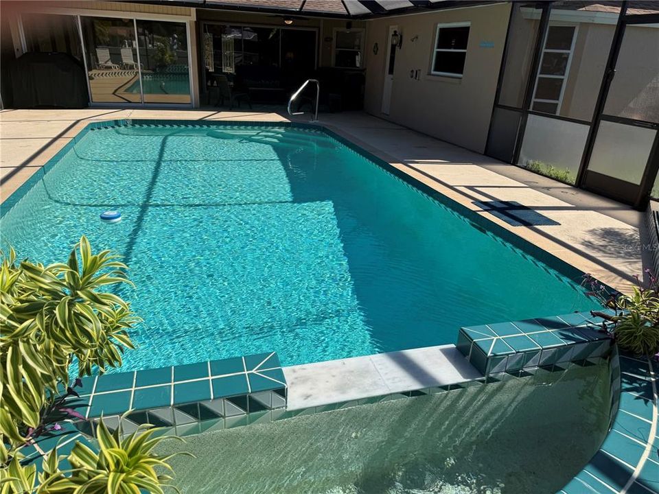 For Sale: $515,000 (3 beds, 2 baths, 1959 Square Feet)
