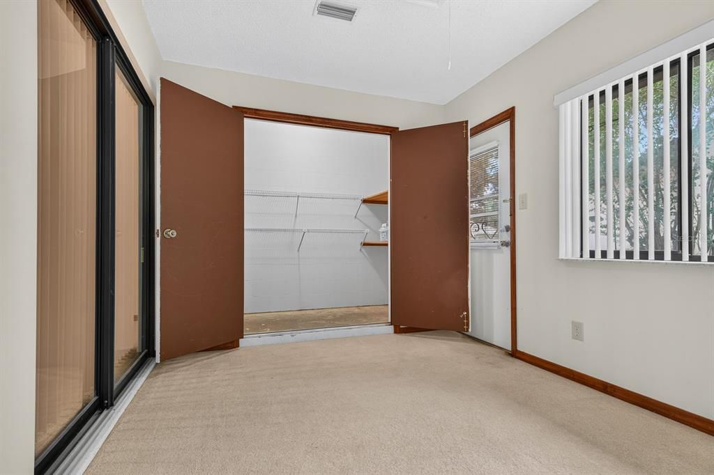 For Sale: $160,000 (2 beds, 2 baths, 1605 Square Feet)