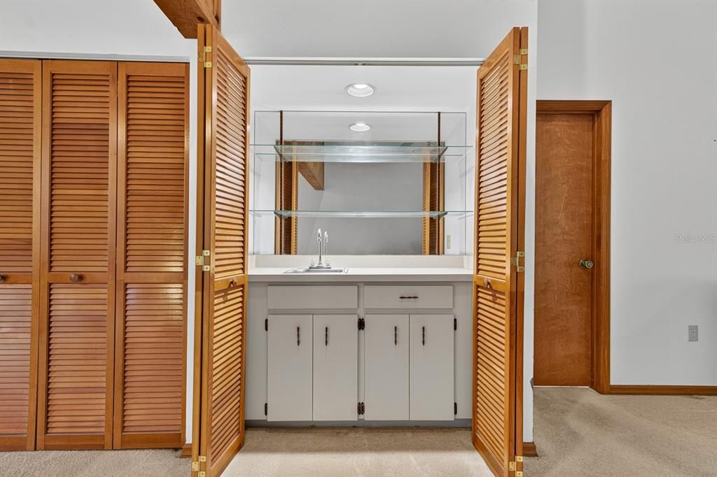For Sale: $160,000 (2 beds, 2 baths, 1605 Square Feet)