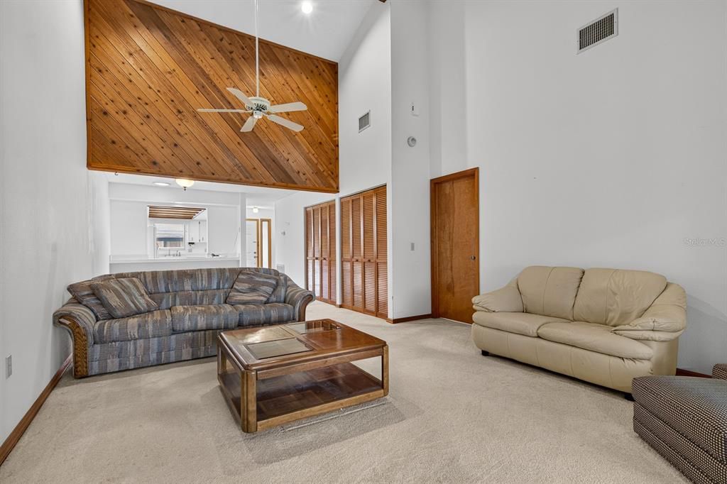 For Sale: $160,000 (2 beds, 2 baths, 1605 Square Feet)