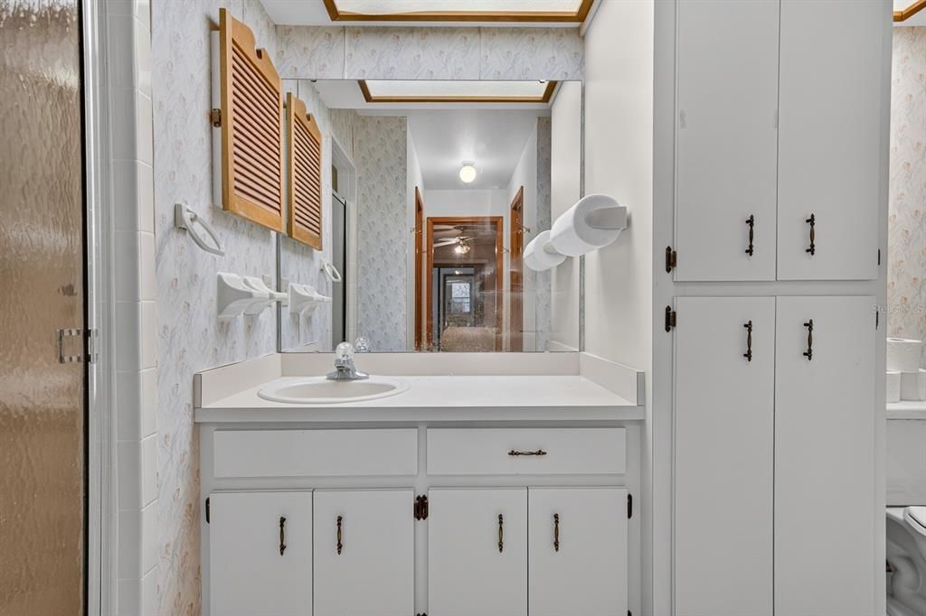 For Sale: $160,000 (2 beds, 2 baths, 1605 Square Feet)