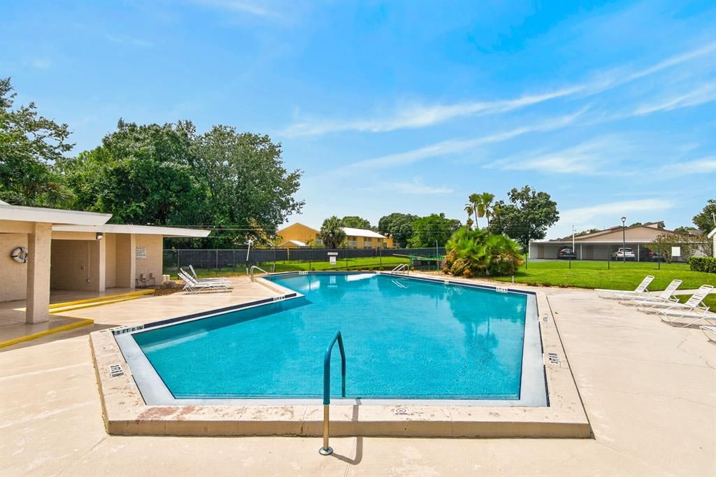 For Sale: $160,000 (2 beds, 2 baths, 1605 Square Feet)