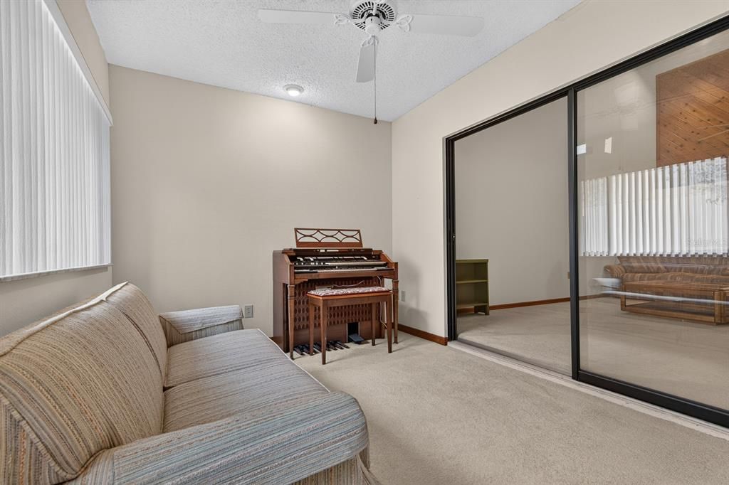 For Sale: $160,000 (2 beds, 2 baths, 1605 Square Feet)