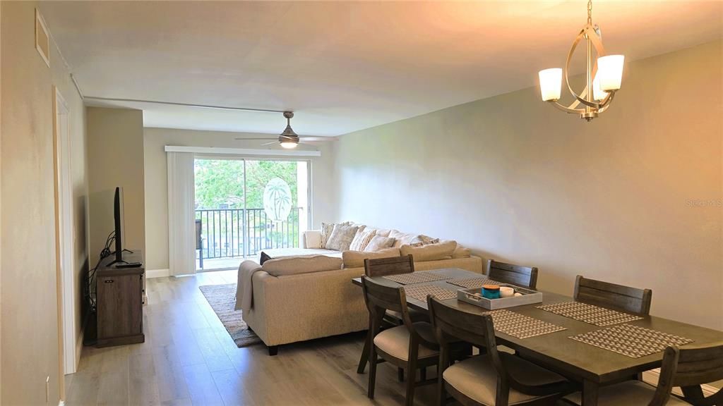 For Sale: $229,000 (2 beds, 2 baths, 1065 Square Feet)