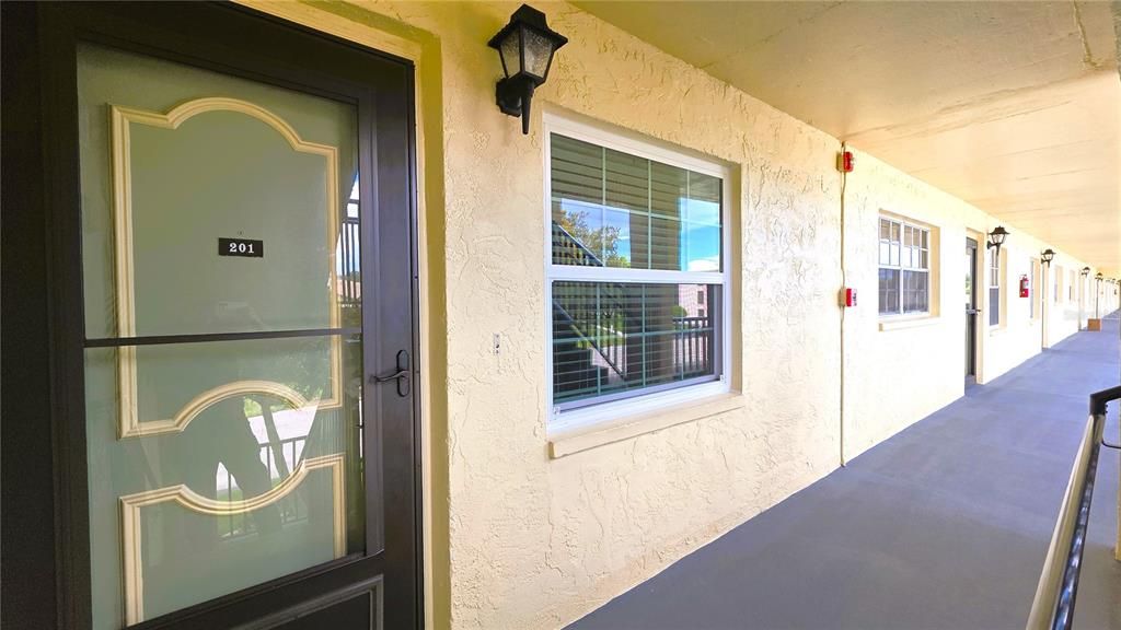 For Sale: $229,000 (2 beds, 2 baths, 1065 Square Feet)