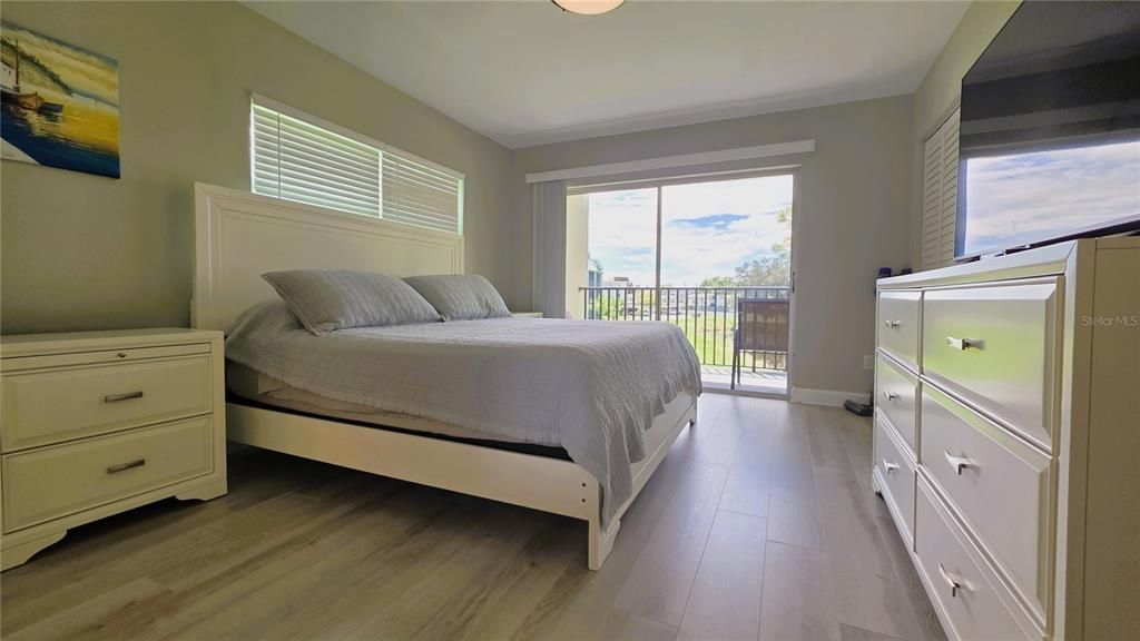 For Sale: $229,000 (2 beds, 2 baths, 1065 Square Feet)