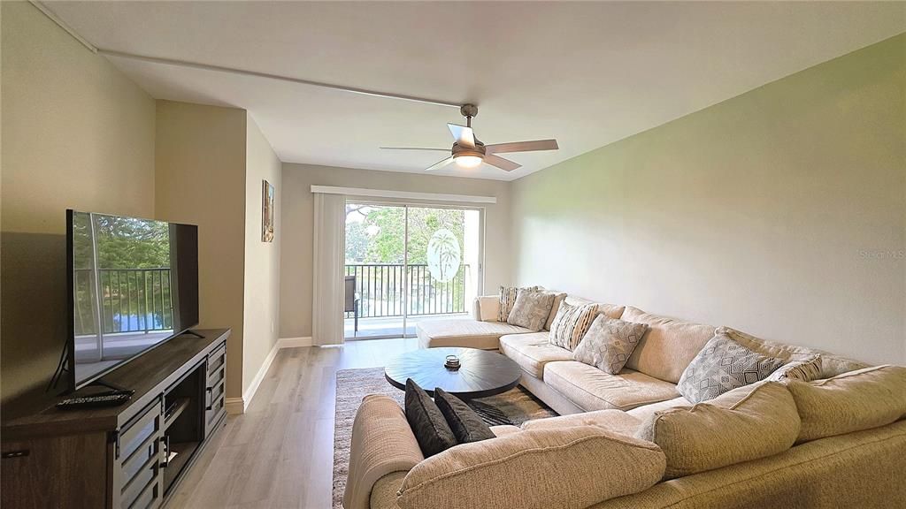 For Sale: $229,000 (2 beds, 2 baths, 1065 Square Feet)