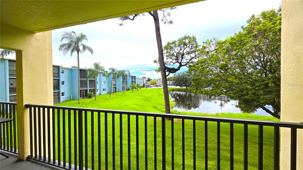 For Sale: $229,000 (2 beds, 2 baths, 1065 Square Feet)
