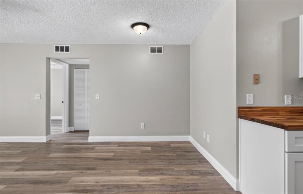 For Sale: $139,900 (3 beds, 2 baths, 1140 Square Feet)
