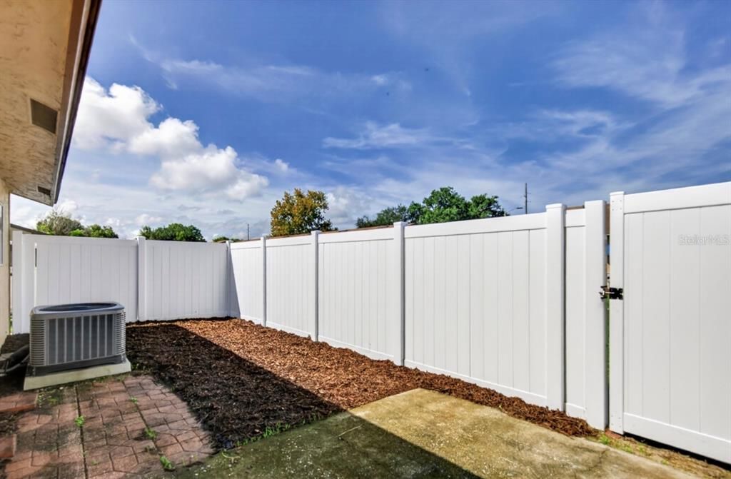 For Sale: $139,900 (3 beds, 2 baths, 1140 Square Feet)