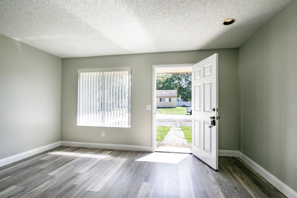 For Sale: $139,900 (3 beds, 2 baths, 1140 Square Feet)