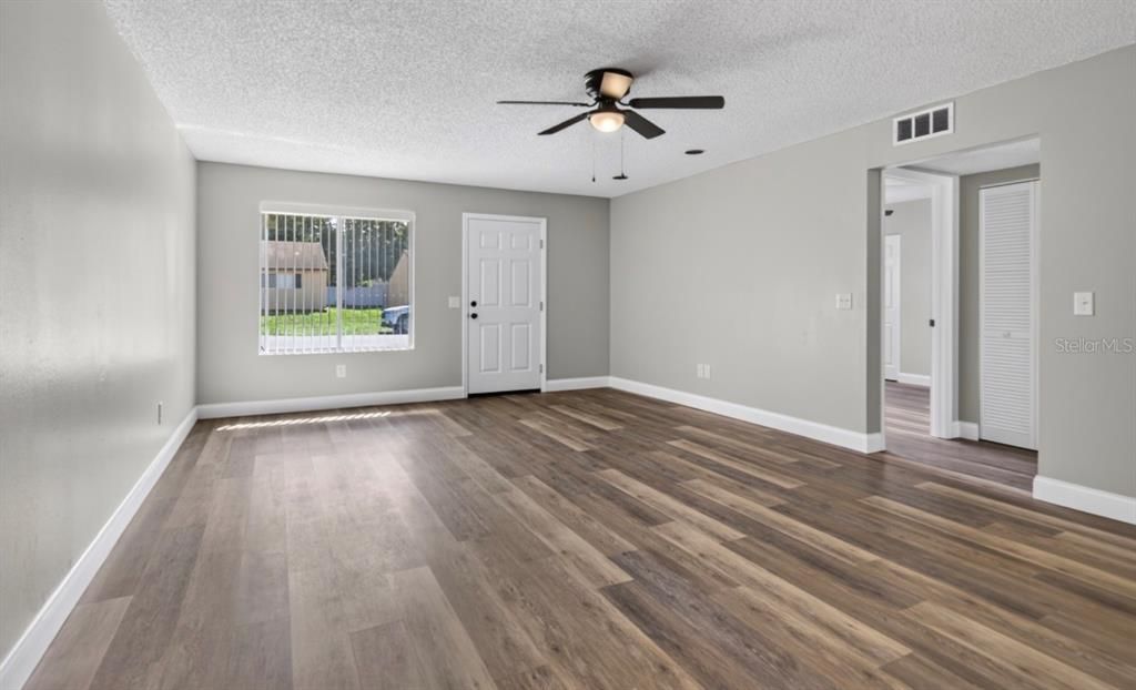 For Sale: $139,900 (3 beds, 2 baths, 1140 Square Feet)