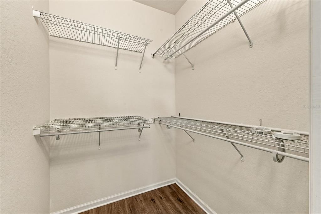 For Sale: $205,000 (2 beds, 2 baths, 1050 Square Feet)