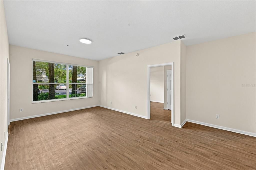 For Sale: $205,000 (2 beds, 2 baths, 1050 Square Feet)