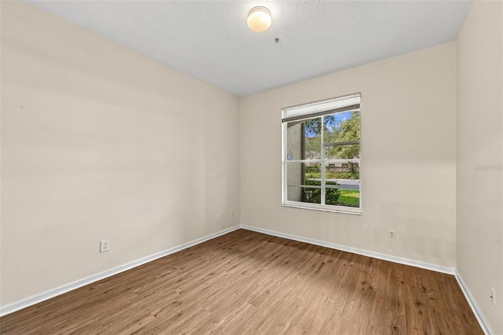 For Sale: $205,000 (2 beds, 2 baths, 1050 Square Feet)