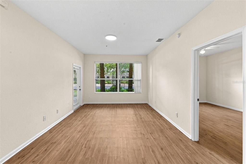For Sale: $205,000 (2 beds, 2 baths, 1050 Square Feet)