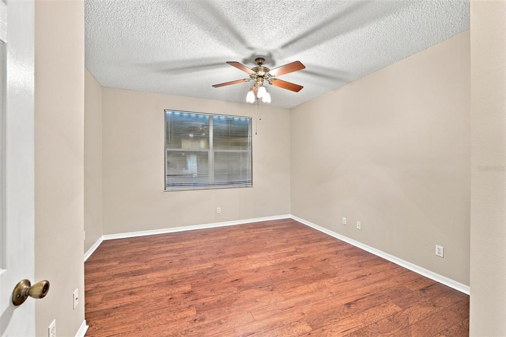 For Sale: $210,000 (2 beds, 2 baths, 1284 Square Feet)