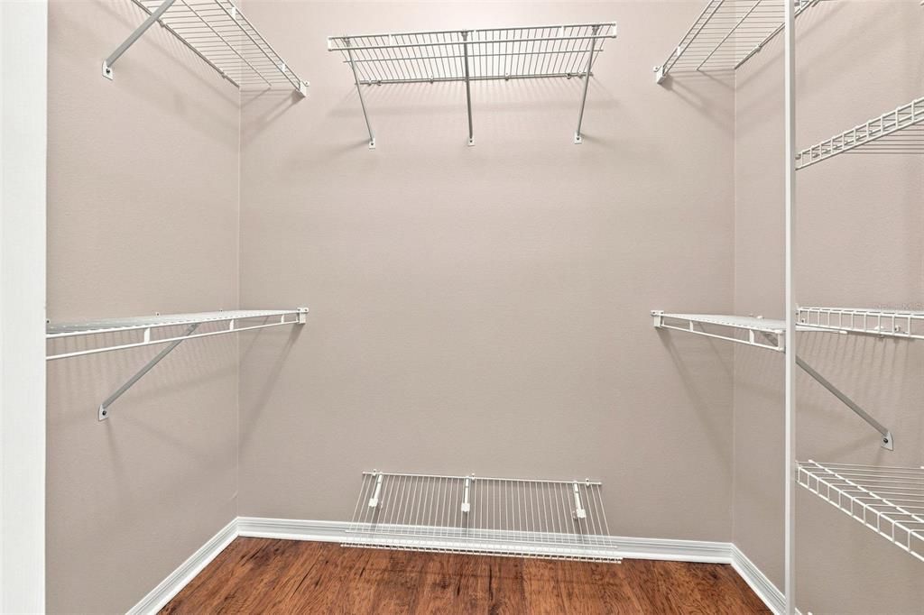 For Sale: $210,000 (2 beds, 2 baths, 1284 Square Feet)