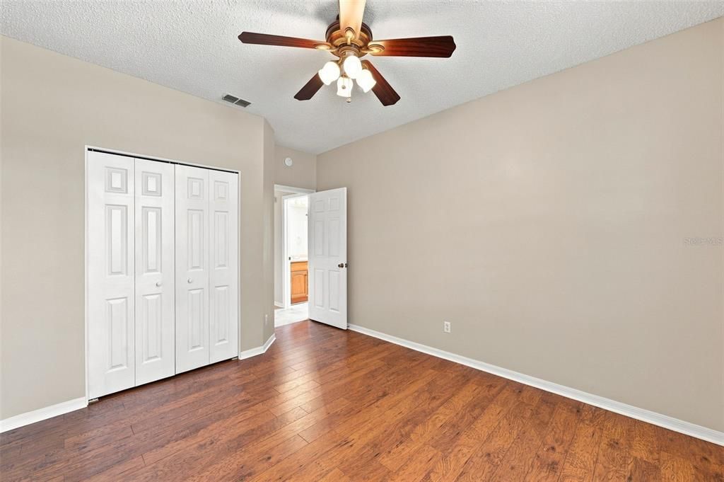 For Sale: $210,000 (2 beds, 2 baths, 1284 Square Feet)