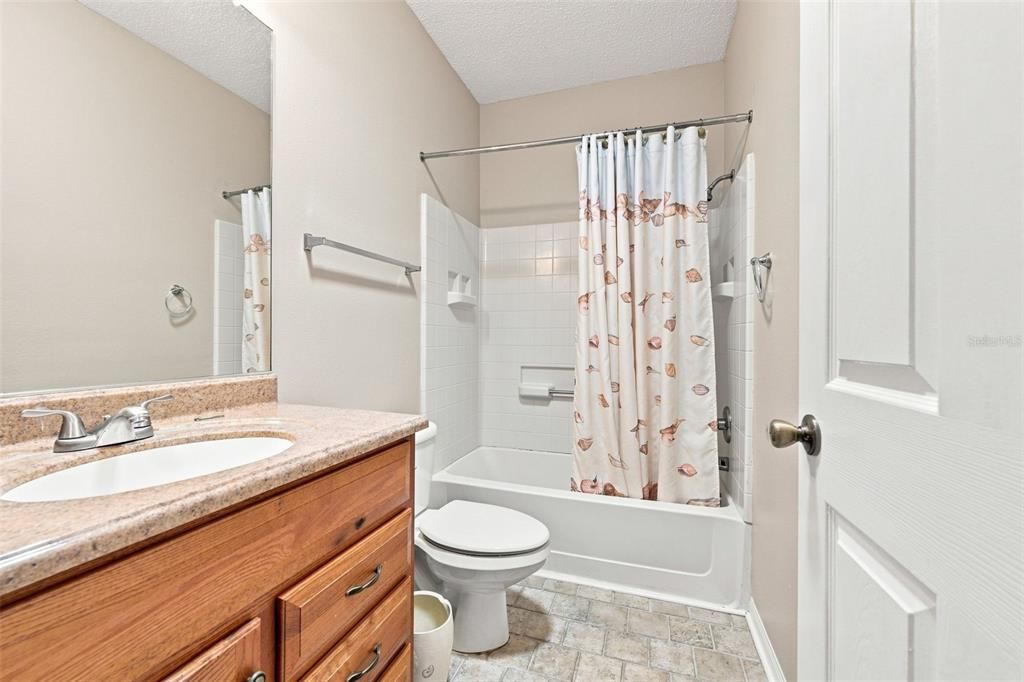 For Sale: $210,000 (2 beds, 2 baths, 1284 Square Feet)