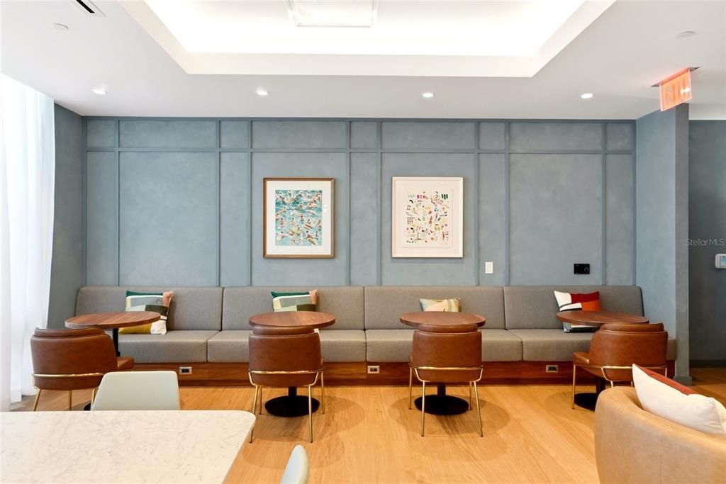 En Venta: $1,999,999 (2 camas, 2 baños, 2424 Pies cuadrados)