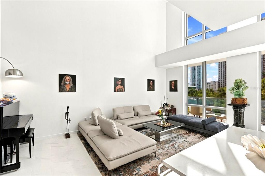 En Venta: $1,999,999 (2 camas, 2 baños, 2424 Pies cuadrados)