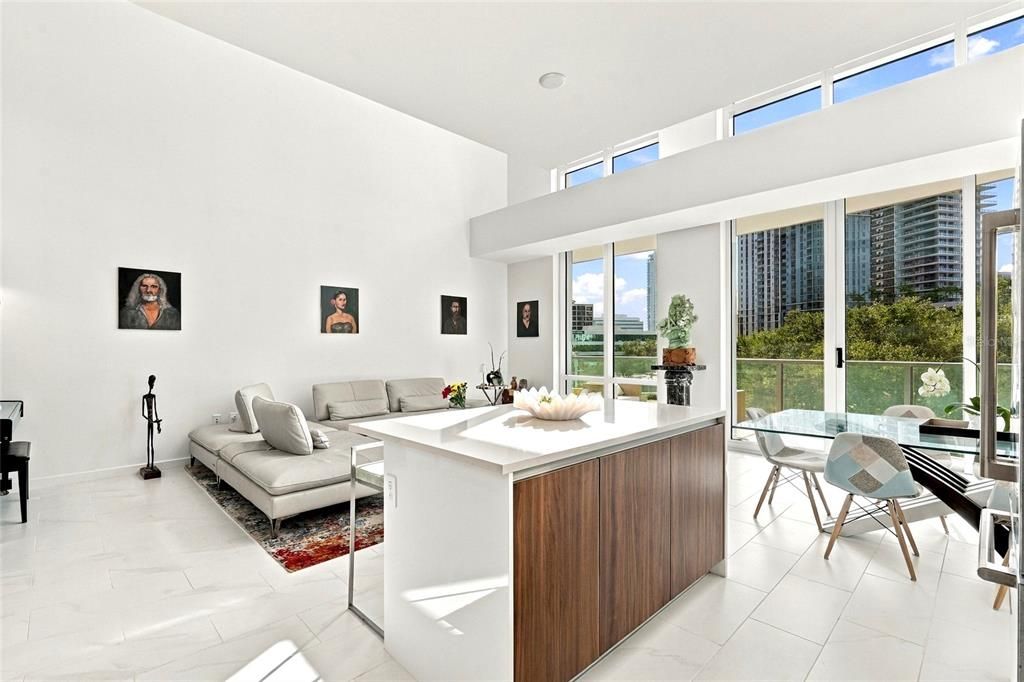 En Venta: $1,999,999 (2 camas, 2 baños, 2424 Pies cuadrados)
