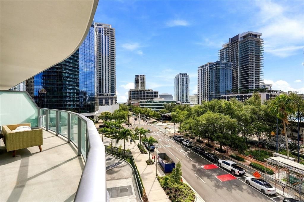 En Venta: $1,999,999 (2 camas, 2 baños, 2424 Pies cuadrados)