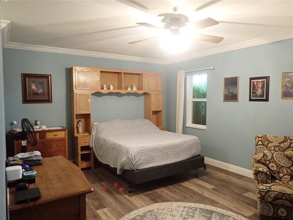 For Sale: $359,000 (3 beds, 2 baths, 1425 Square Feet)