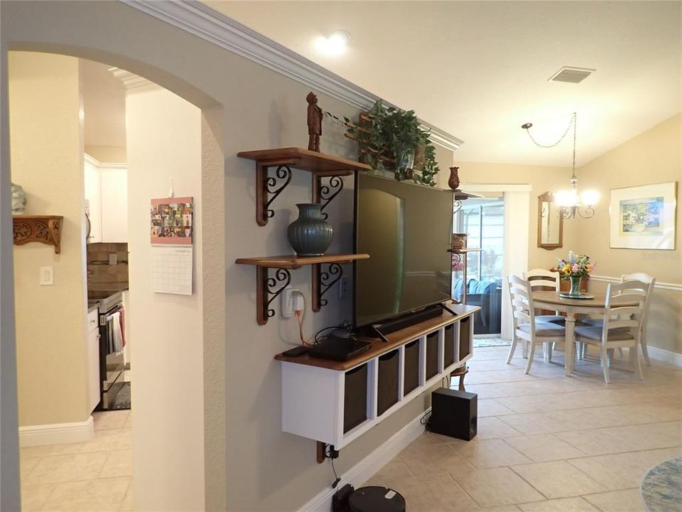 For Sale: $359,000 (3 beds, 2 baths, 1425 Square Feet)