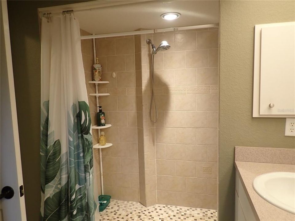 For Sale: $359,000 (3 beds, 2 baths, 1425 Square Feet)
