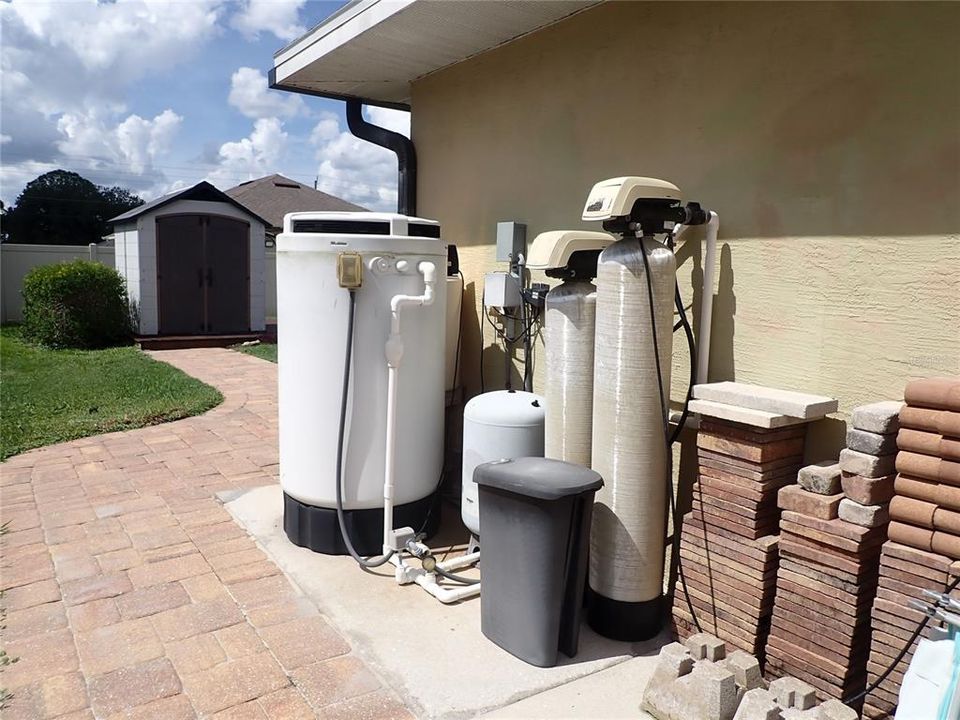 For Sale: $359,000 (3 beds, 2 baths, 1425 Square Feet)