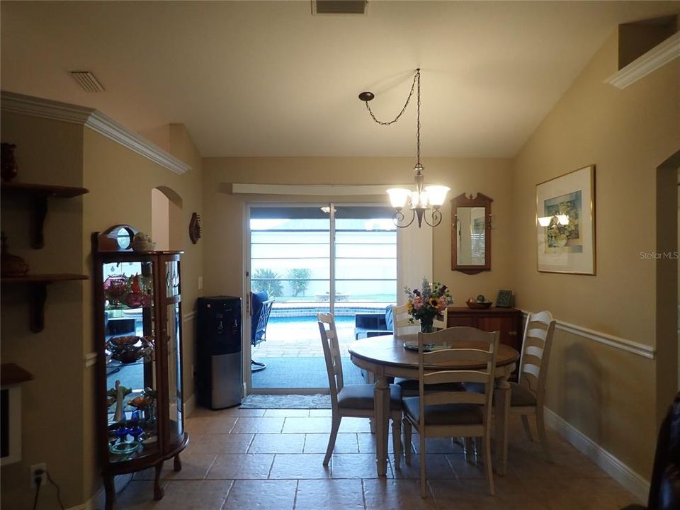 For Sale: $359,000 (3 beds, 2 baths, 1425 Square Feet)