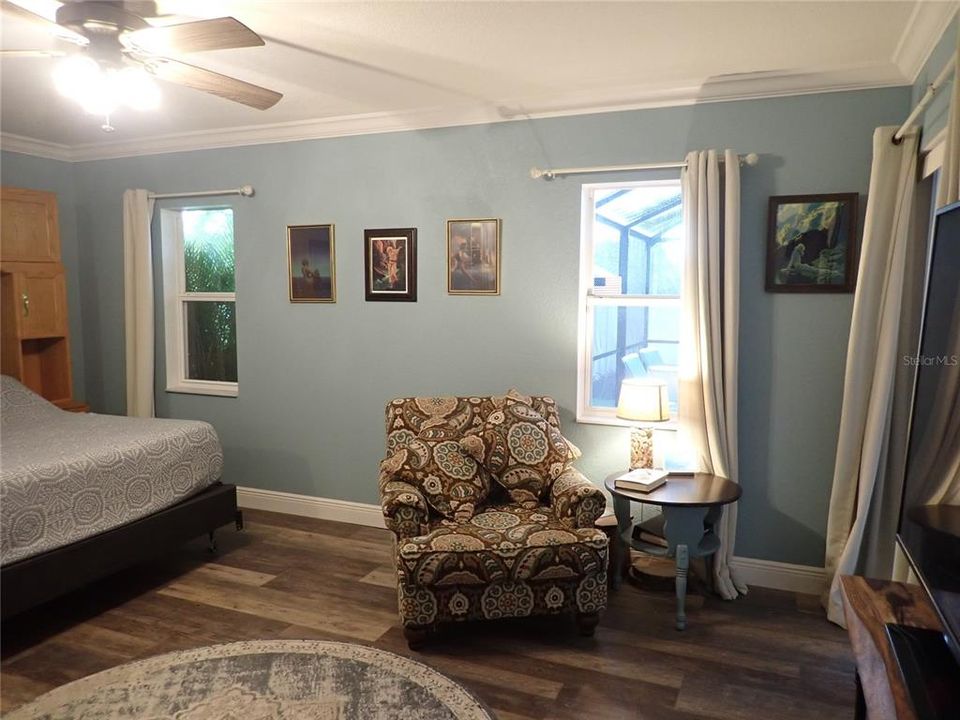 For Sale: $359,000 (3 beds, 2 baths, 1425 Square Feet)